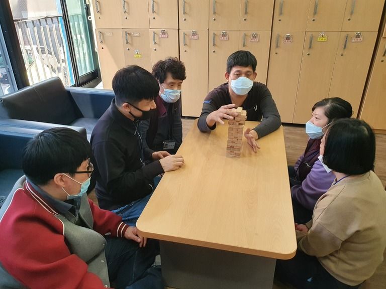 <4월27일> 훈련생 보드게임 진행